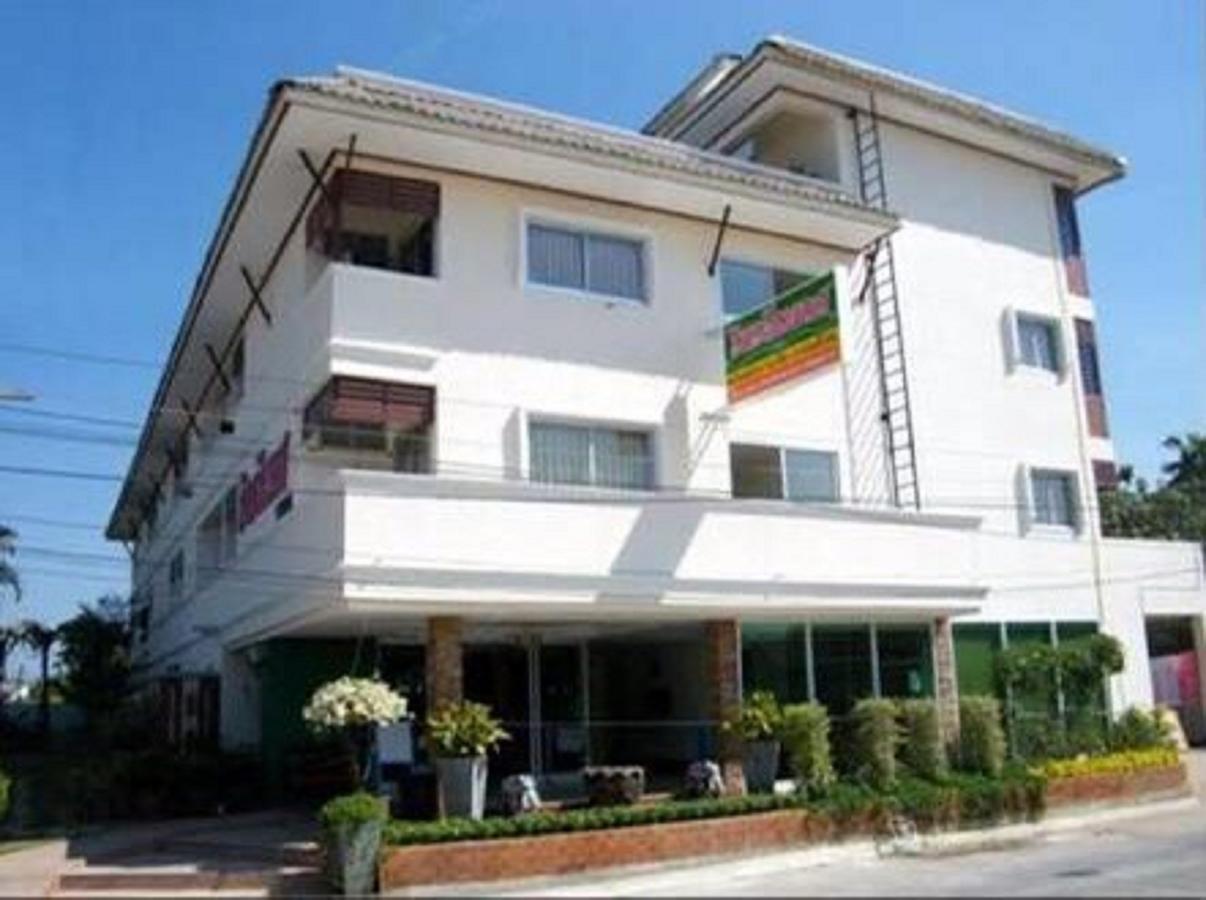 武里南 林拉德广场旅馆酒店 外观 照片