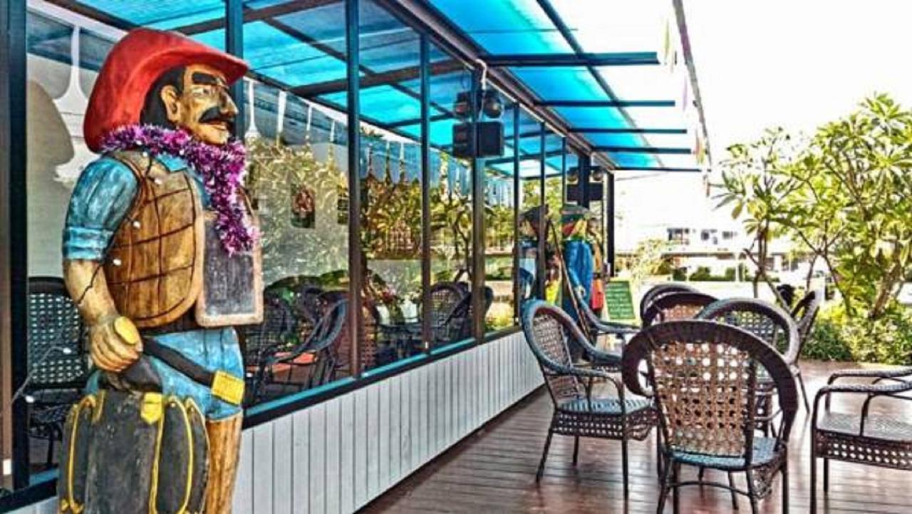 武里南 林拉德广场旅馆酒店 外观 照片