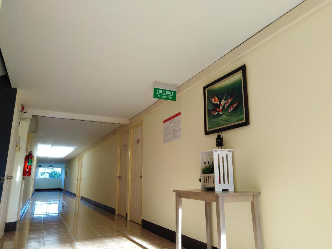 武里南 林拉德广场旅馆酒店 外观 照片