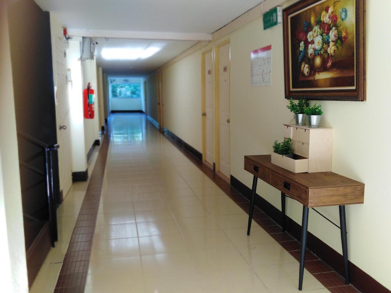 武里南 林拉德广场旅馆酒店 外观 照片